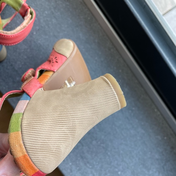 ๐ฆ Miz Mooz Mary Janes w die-cut florals+corduroy - Picture 9 of 10